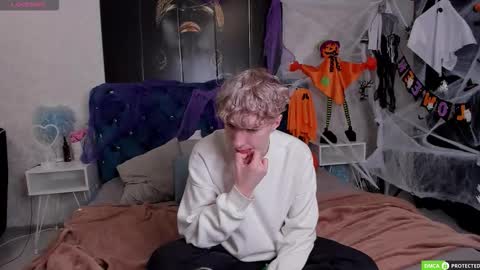 TrevorBenson online show from October 22, 2025, 3:07 am