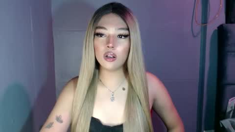 trexie_fucks15 online show from September 29, 2025, 11:04 am