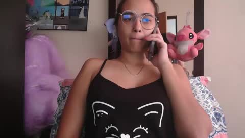 triana_bell online show from April 16, 2026, 4:30 pm