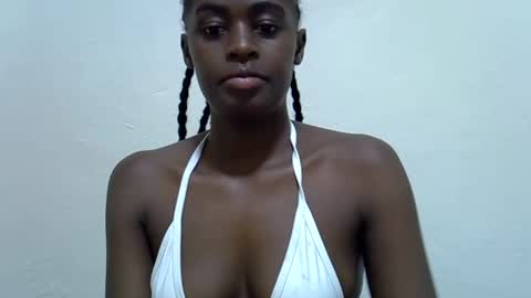 Snapshot of trickle_star chatting on February 19, 2026, 10:39 pm Asteric online show from February 19, 2026, 10:39 pm