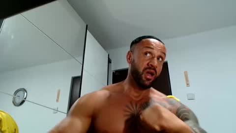 tridentmuscles online show from November 18, 2025, 12:31 pm