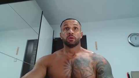 tridentmuscles online show from December 2, 2025, 10:05 pm