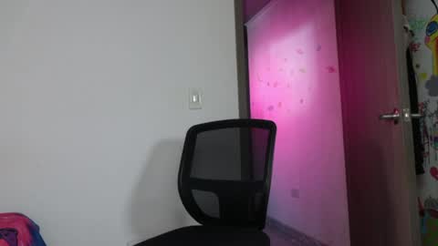 Snapshot of trieone chatting on April 30, 2026, 3:07 pm - trieone online show from April 30, 2026, 3:07 pm