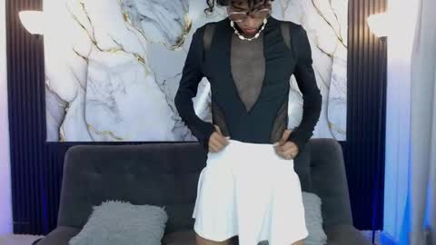 Snapshot of triiangel_latinboy chatting on April 17, 2026, 12:35 am Johan online show from April 17, 2026, 12:35 am