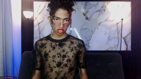 Snapshot of triiangel_latinboy chatting on May 7, 2026, 12:38 am Johan online show from May 7, 2026, 12:38 am
