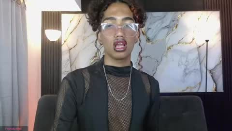 Snapshot of triiangel_latinboy chatting on May 13, 2026, 12:35 pm Johan online show from May 13, 2026, 12:35 pm