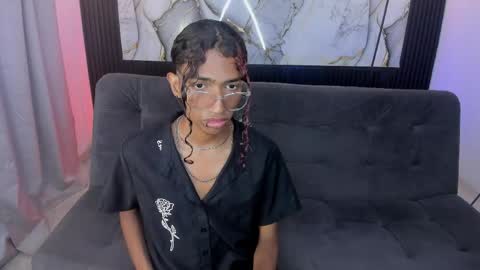 Snapshot of triiangel_latinboy chatting on May 20, 2026, 12:33 pm Johan online show from May 20, 2026, 12:33 pm