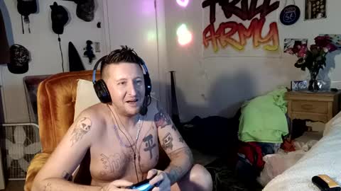 trillnonymau5 online show from December 8, 2024, 3:43 am