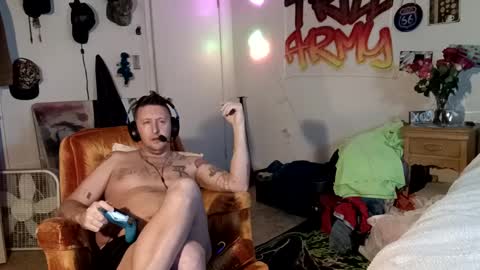 trillnonymau5 online show from December 8, 2024, 6:43 am