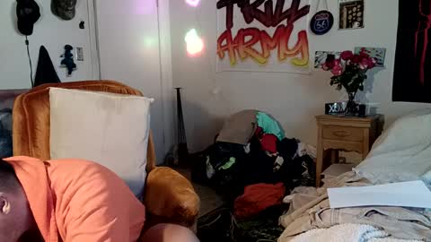 trillnonymau5 online show from December 9, 2024, 7:18 pm