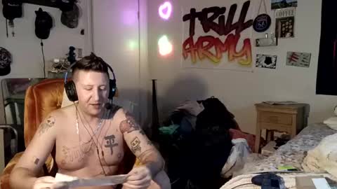 trillnonymau5 online show from December 16, 2024, 11:07 pm