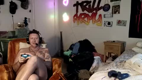 trillnonymau5 online show from December 17, 2024, 5:29 am