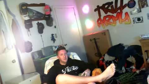 trillnonymau5 online show from December 25, 2024, 2:23 pm