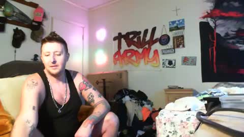 trillnonymau5 online show from January 13, 2025, 3:23 am