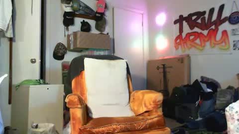 trillnonymau5 online show from January 31, 2025, 8:43 am