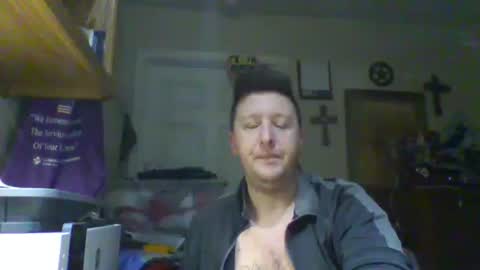 trillnonymau5 online show from February 24, 2025, 12:16 pm