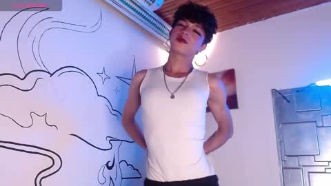 trinity_knox online show from November 17, 2025, 4:57 pm