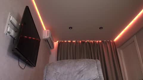 tripleprinces online show from March 11, 2025, 4:51 pm