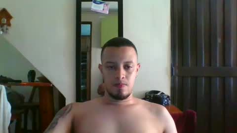 tripode2017 online show from January 14, 2025, 5:45 pm