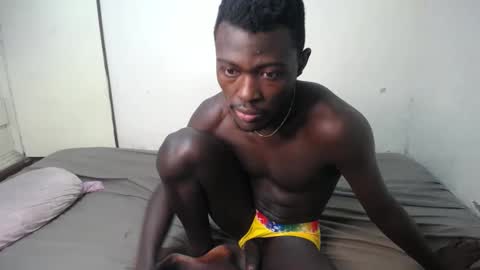 Snapshot of trisboo5 chatting on December 18, 2024, 5:37 am Trisboo5 online show from December 18, 2024, 5:37 am