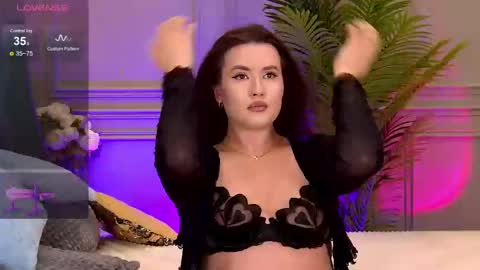 Snapshot of trisha_winslet chatting on February 10, 2025, 9:14 am trisha_winslet online show from February 10, 2025, 9:14 am