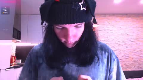 Max  online show from February 8, 2026, 6:44 pm