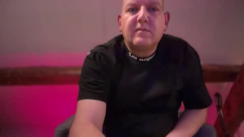 Snapshot of tritonspace chatting on October 7, 2025, 8:39 pm Triton online show from October 7, 2025, 8:39 pm