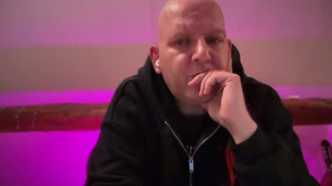 Snapshot of tritonspace chatting on October 20, 2025, 2:56 am Triton online show from October 20, 2025, 2:56 am