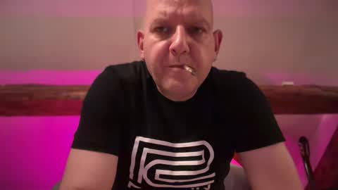 Triton online show from November 11, 2025, 6:35 am