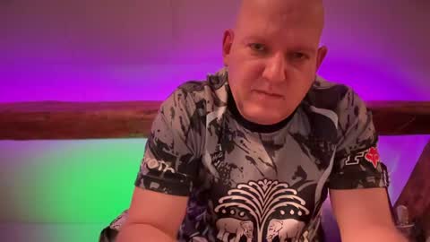 Triton online show from April 18, 2026, 7:58 pm