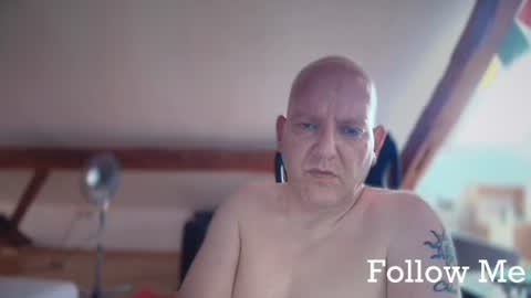 Snapshot of tritonspace chatting on June 21, 2026, 11:57 am Triton online show from June 21, 2026, 11:57 am