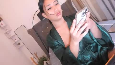 trixiebayeserra online show from October 13, 2025, 4:12 am