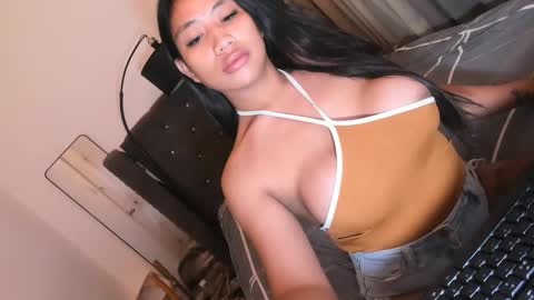 trixiebayeserra online show from October 21, 2025, 8:04 am
