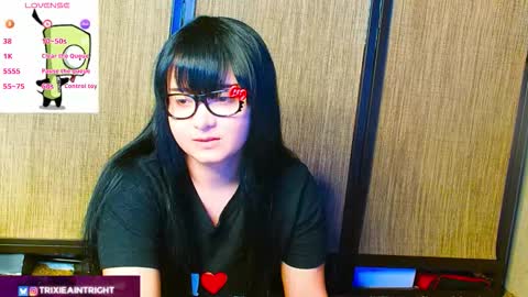 trixiedoescamcam online show from October 22, 2025, 10:31 pm