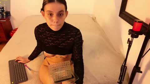 trixx_01 online show from November 16, 2025, 12:49 am