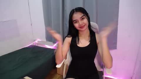 Snapshot of tropicalmuse chatting on December 16, 2025, 6:29 am Ash online show from December 16, 2025, 6:29 am