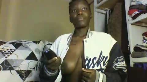 Snapshot of trouble456206957 chatting on January 14, 2026, 12:00 pm darkbarbie online show from January 14, 2026, 12:00 pm