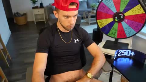 Snapshot of troy_greenxo chatting on October 9, 2025, 9:13 pm Troy Green online show from October 9, 2025, 9:13 pm