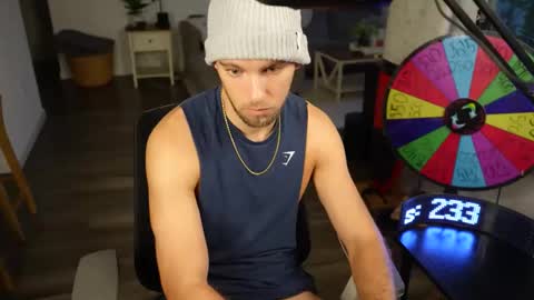 Snapshot of troy_greenxo chatting on November 3, 2025, 10:42 pm Troy Green online show from November 3, 2025, 10:42 pm