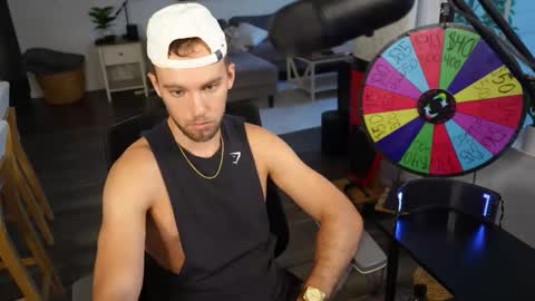 Snapshot of troy_greenxo chatting on November 4, 2025, 10:20 pm Troy Green online show from November 4, 2025, 10:20 pm