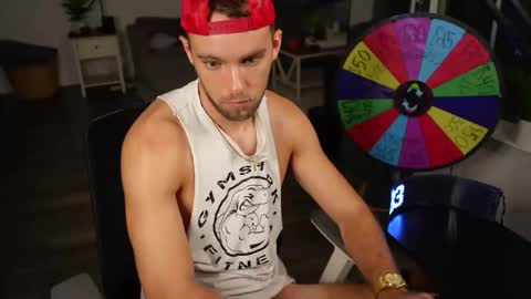 Snapshot of troy_greenxo chatting on November 5, 2025, 10:54 pm Troy Green online show from November 5, 2025, 10:54 pm