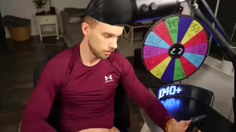 Snapshot of troy_greenxo chatting on November 9, 2025, 6:12 am Troy Green online show from November 9, 2025, 6:12 am