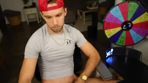 Snapshot of troy_greenxo chatting on November 13, 2025, 3:27 am Troy Green online show from November 13, 2025, 3:27 am