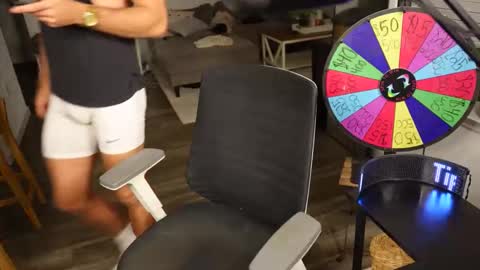 Snapshot of troy_greenxo chatting on November 16, 2025, 3:45 am Troy Green online show from November 16, 2025, 3:45 am