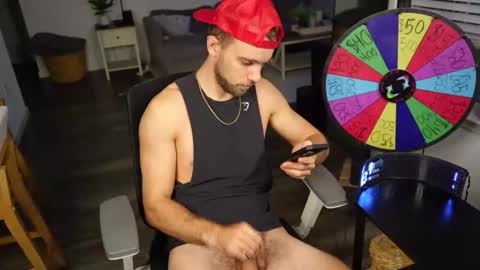 Snapshot of troy_greenxo chatting on November 16, 2025, 10:37 pm Troy Green online show from November 16, 2025, 10:37 pm