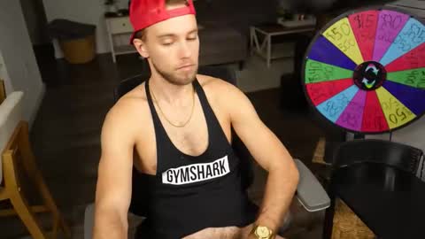 Snapshot of troy_greenxo chatting on November 25, 2025, 10:43 pm Troy Green online show from November 25, 2025, 10:43 pm