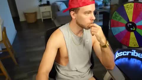 Snapshot of troy_greenxo chatting on December 3, 2025, 10:08 pm Troy Green online show from December 3, 2025, 10:08 pm