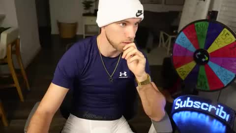 Snapshot of troy_greenxo chatting on December 16, 2025, 3:11 am Troy Green online show from December 16, 2025, 3:11 am