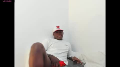 Snapshot of troykhalil chatting on November 6, 2025, 10:32 pm Troy Khalil online show from November 6, 2025, 10:32 pm