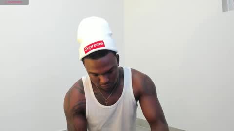 Snapshot of troykhalil chatting on November 18, 2025, 1:33 am Troy Khalil online show from November 18, 2025, 1:33 am